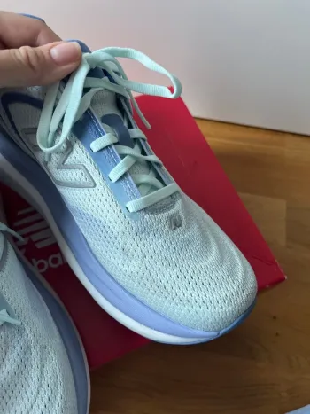 New Balance 1080 V15 bike d'occasion — image 4 sur 9