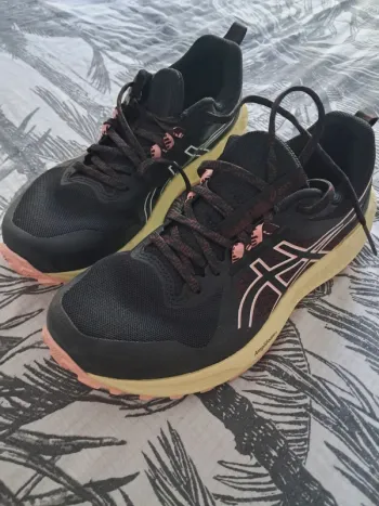 Used Asics Trail Running Shoes Running Shoes