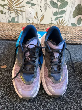 Używany Hoka Speedgoat 7 bike — zdjęcie 2 z 5