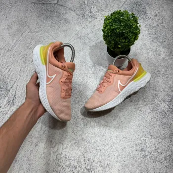 Nike React Running Shoes usato
