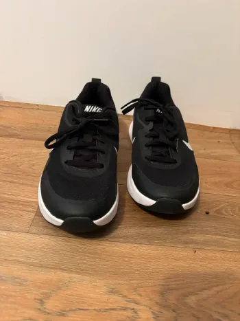 Nike Baskets noires et blanches bike de segunda mano — imagen 3 de 3