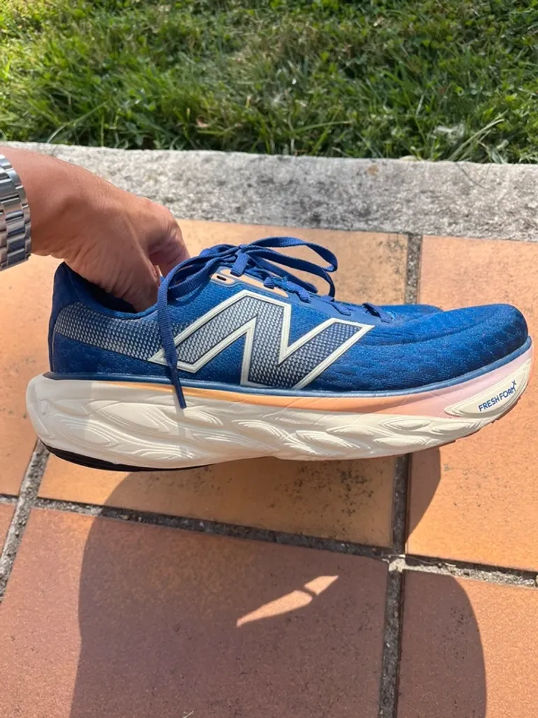 New Balance Fresh Foam X 1080 V14 bike d'occasion — image 2 sur 6