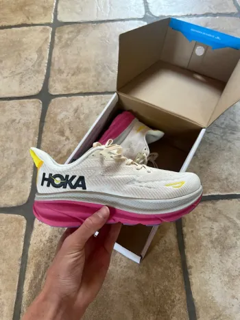 Used Hoka Clifton 9 bike — image 2 of 8