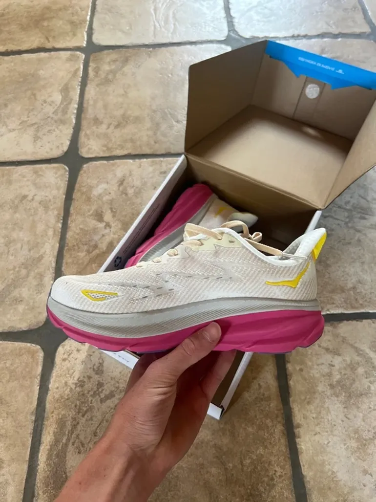 Used Hoka Clifton 9 bike — image 3 of 8