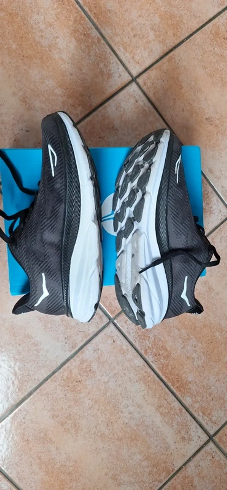 Hoka Clifton 9 bike d'occasion — image 6 sur 7