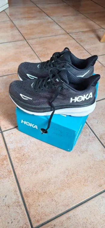 Hoka Clifton 9 bike d'occasion — image 3 sur 7
