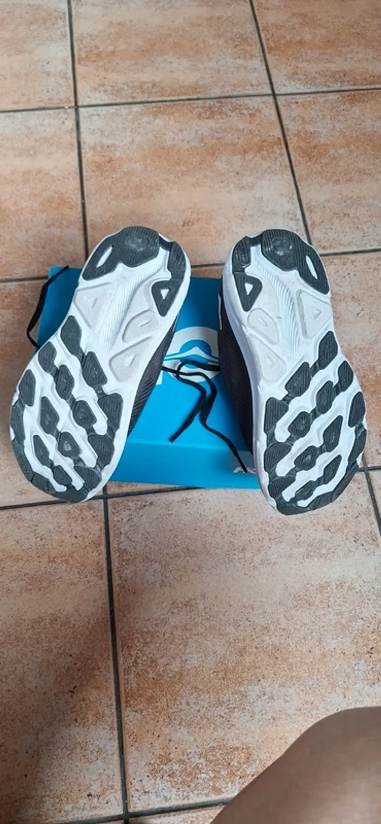Hoka Clifton 9 bike d'occasion — image 5 sur 7