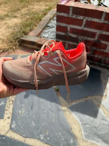 Käytetty New Balance FuelCell Toe Protect bike — kuva 3 / 5