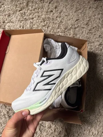 Käytetty New Balance Fresh Foam 680 V8 Running Shoes
