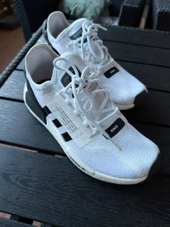 Gebrauchtes Adidas NMD R1 V2 Running Shoes