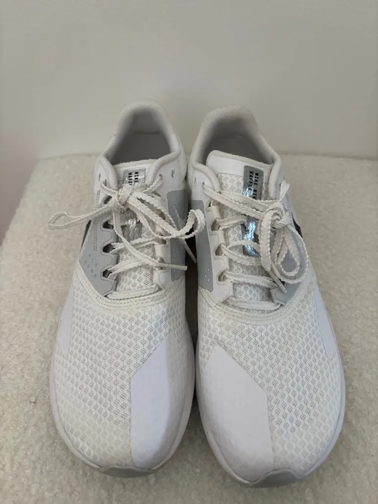 Used Nike Zoom Rival Waffle 6 bike — image 3 of 5