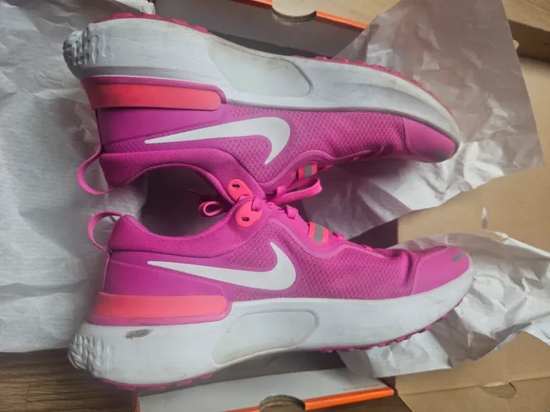 Used Orange Nike React Miler bike — image 4 of 7
