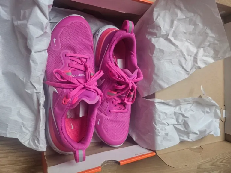 Used Orange Nike React Miler bike — image 2 of 7