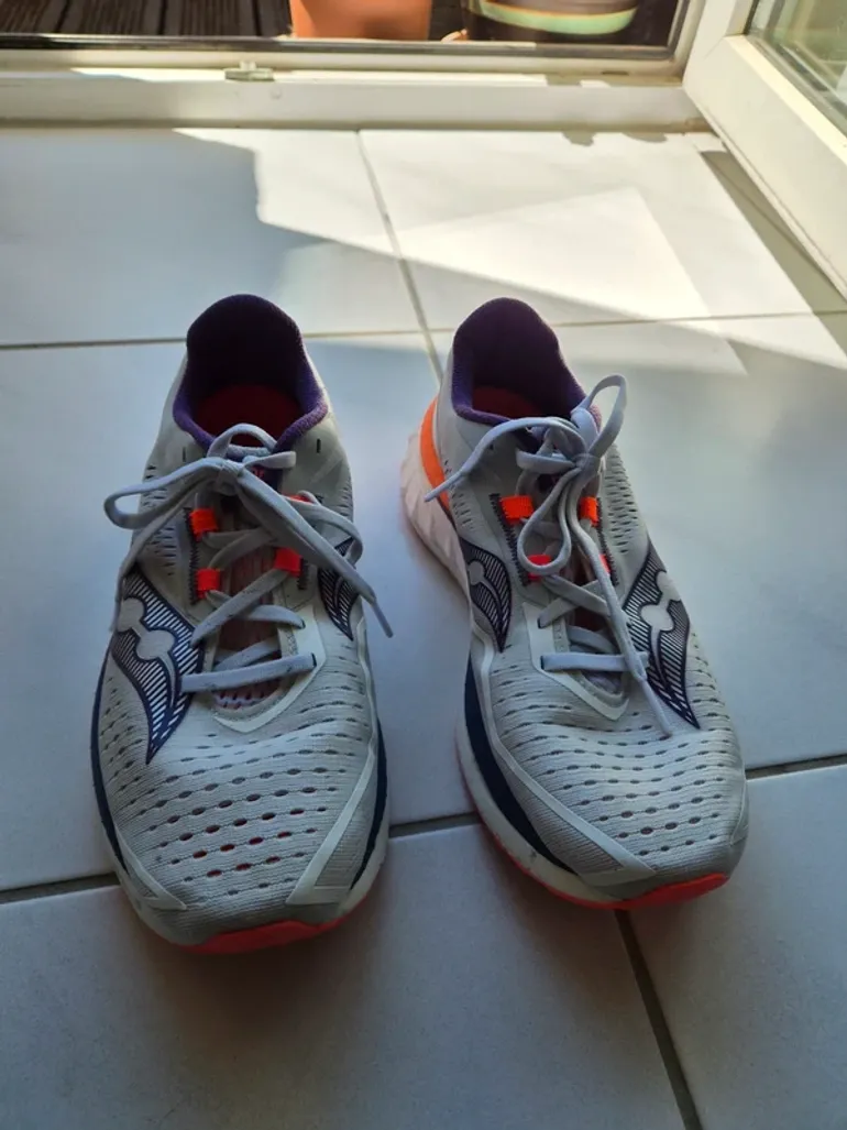 Saucony Endorphin Speed 4 bike de segunda mano — imagen 2 de 7