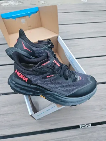 Używany Hoka Speedgoat 5 GTX Running Shoes