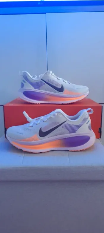 Tweedehands Nike Vomero 18 Running Shoes