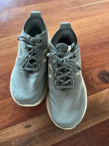 Asics Nimbus 27 Running Shoes d'occasion