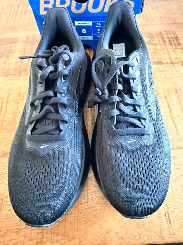 Used Brooks Running Shoes bike — image 2 of 5