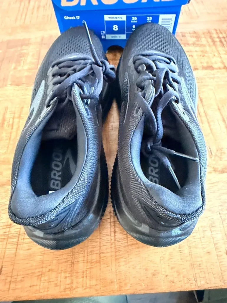 Used Brooks Running Shoes bike — image 3 of 5