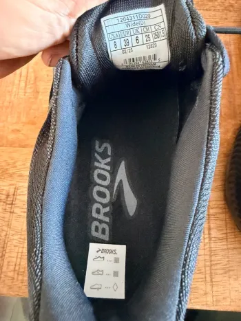 Used Brooks Running Shoes bike — image 4 of 5