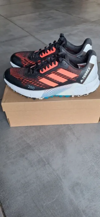 Used Flow Terrex Agravic 2 W Running Shoes