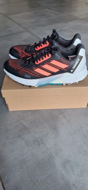 Gebrauchtes Flow Terrex Agravic 2 W Running Shoes