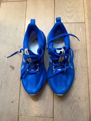 Used Asics NovaBlast 5 bike — image 2 of 5