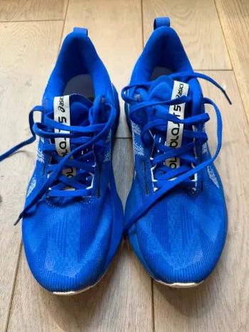 Used Asics NovaBlast 5 Running Shoes