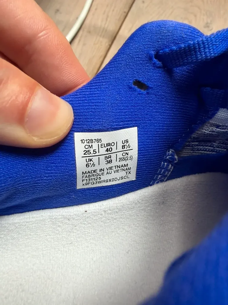 Used Asics NovaBlast 5 bike — image 5 of 5