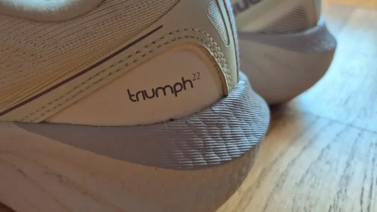 Used Saucony Triumph 22 bike — image 9 of 10