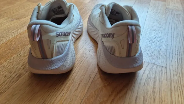 Used Saucony Triumph 22 bike — image 6 of 10