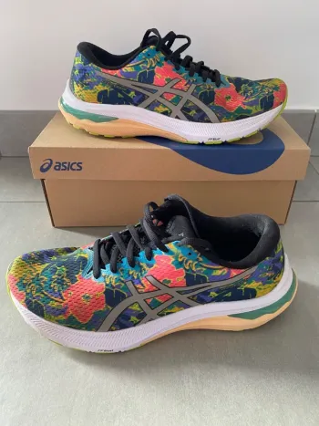 Used Asics GT-2000 11 Lite-Show Running Shoes