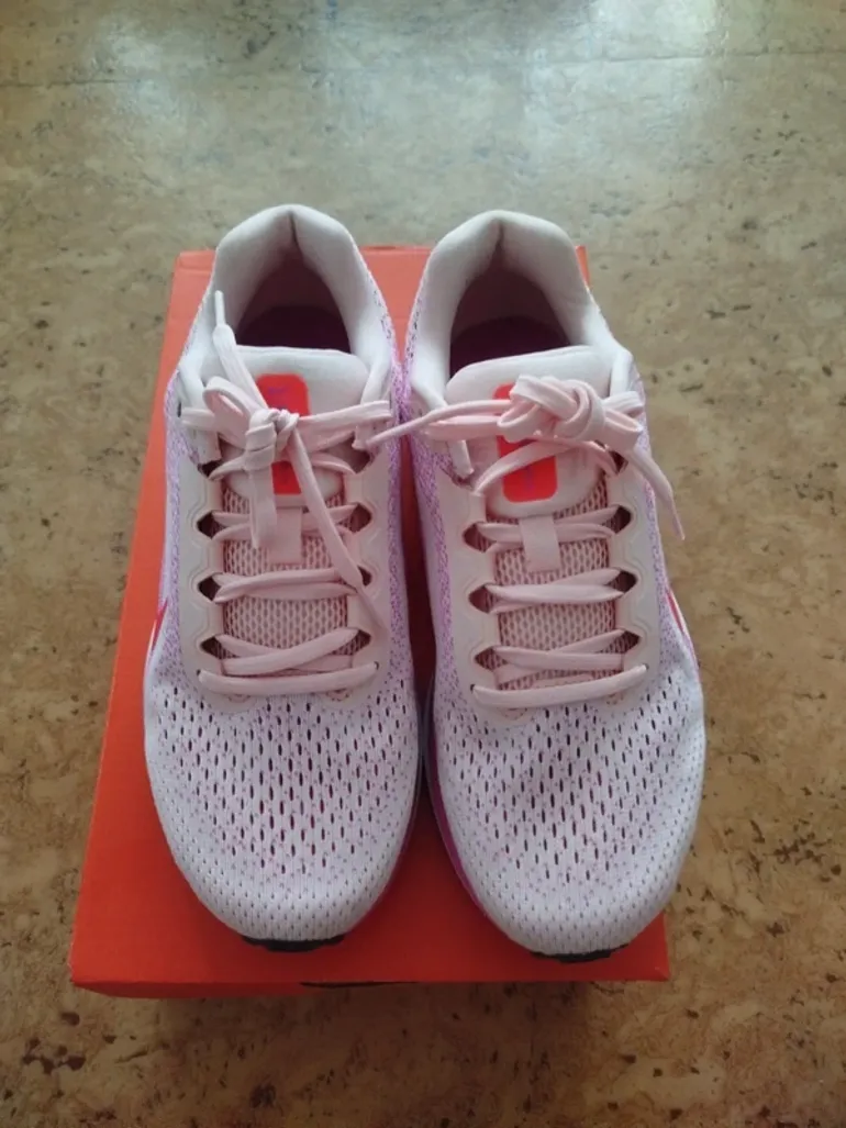 Used Rose Nike Running Shoes bike — image 2 of 3