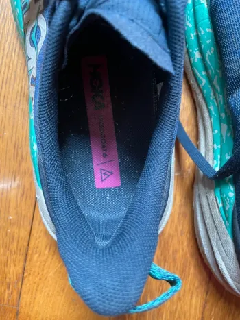 Used Hoka Speedgoat bike — image 11 of 16