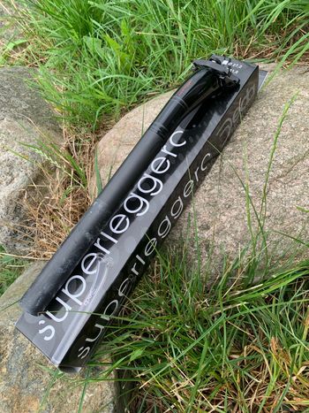 Używany Deda Elementi Superleggero Seatpost Saddles & Seatposts
