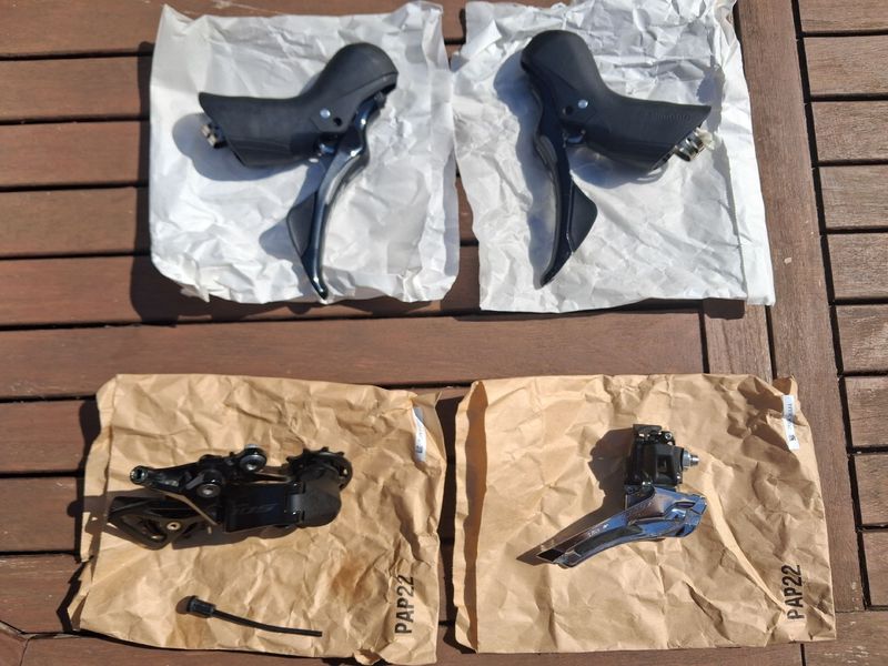 Shimano 105 12V Mechanical Group Groupset usato