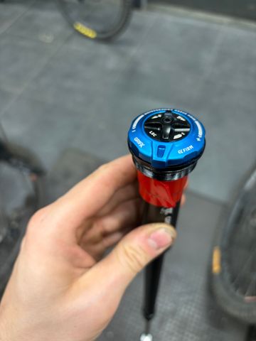 Käytetty Fox Grip X Cartridge 2026 bike — kuva 1 / 2
