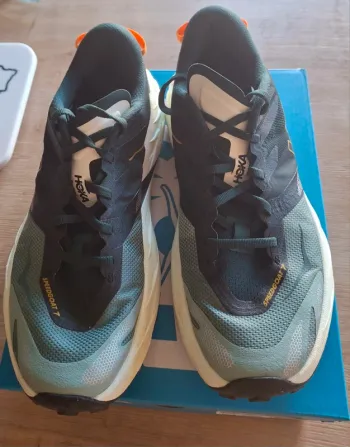 Used Descente Speedgoat 7 Running Shoes