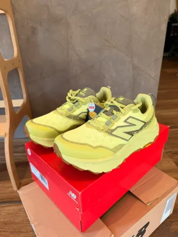 Used New Balance Hierro v9 Running Shoes
