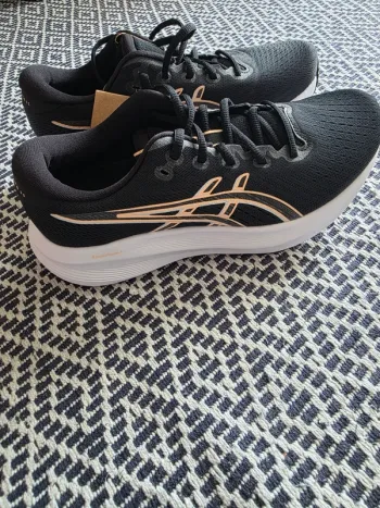 Used Asics Gel-Excite 11 Running Shoes