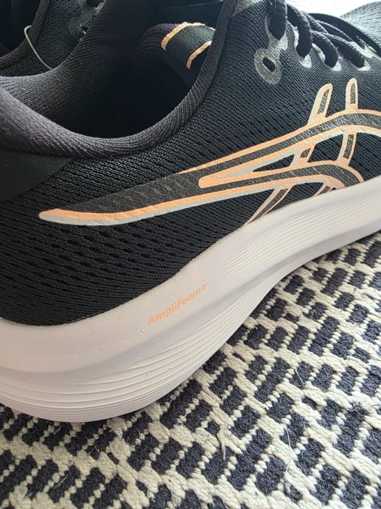 Used Asics Gel-Excite 11 bike — image 4 of 7