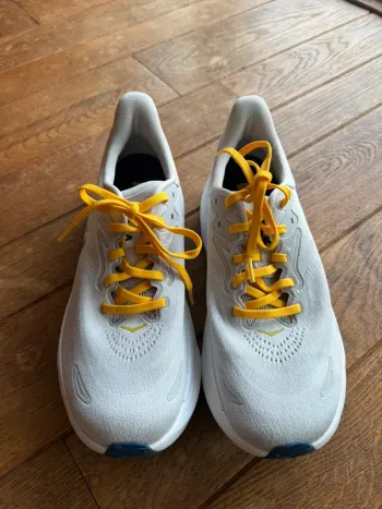 Used Hoka Arahi 8 bike — image 2 of 3