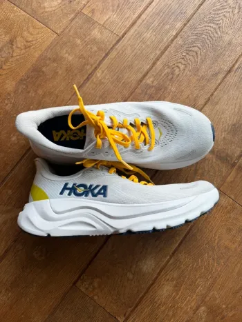 Hoka Arahi 8 Running Shoes usato