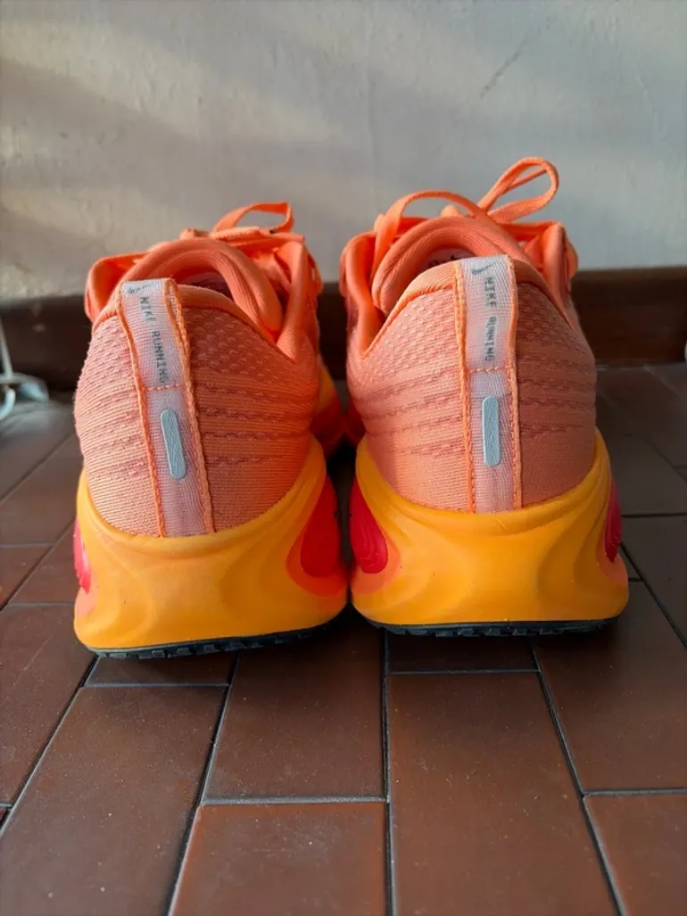 Used Nike Vomero Plus bike — image 3 of 5