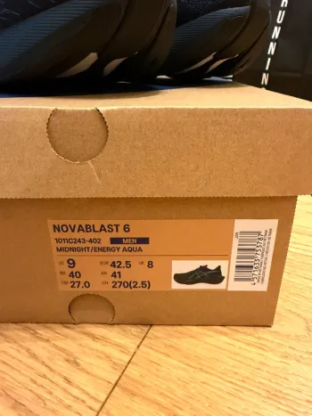 Použité Asics Novablast 6 bike — obrázek 4 z 4