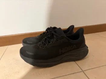 Used Hoka Arahi 6 Running Shoes