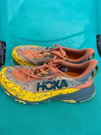 Used Hoka Trailrunning Shoes bike — image 2 of 5