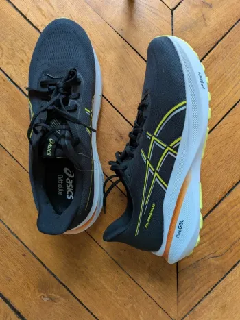 Gebrauchtes Asics Gel Roadmiles 3 Running Shoes