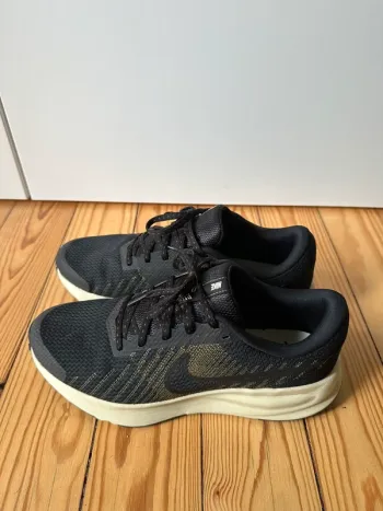 Nike Run Defy Running Shoes d'occasion