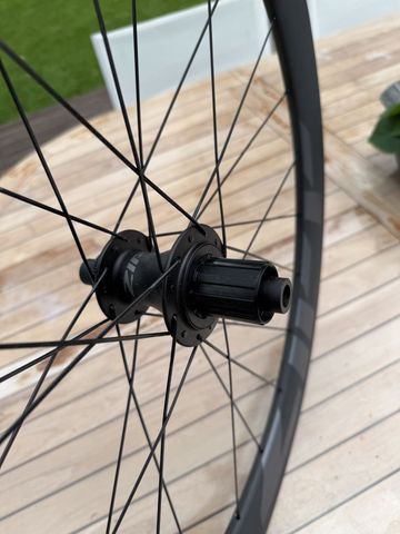 Brugt Zipp 404 Firecrest Wheelset bike — billede 4 af 7